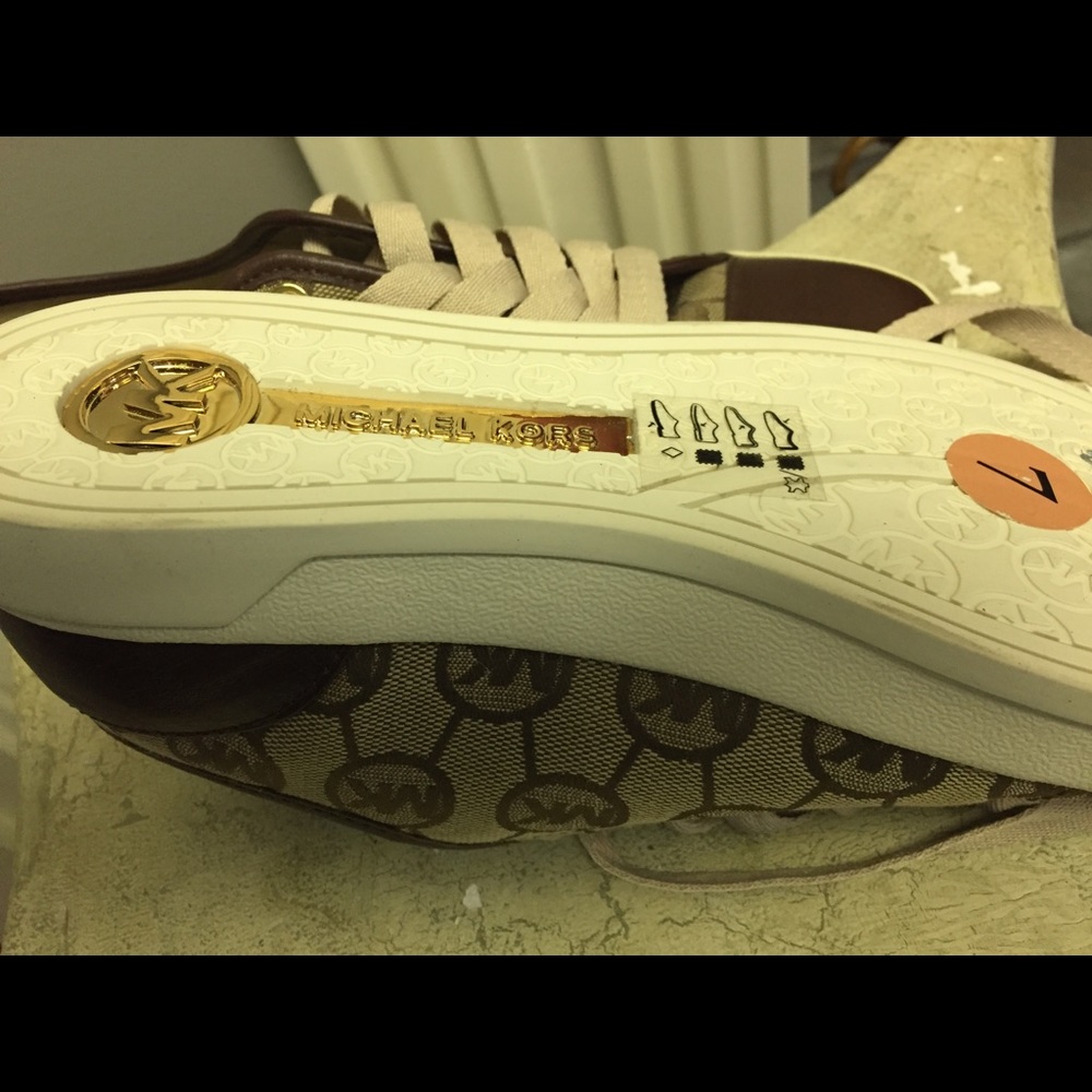 Shoes - Picture 3 of 3